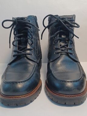 Vince Camuto Men's Leather Boots.  Side Zip. Sz 8.5. Very Slight Wear On Heel!